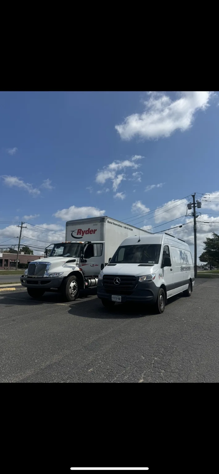 AVR Services Sprinter van supporting a Ryder fleet vehicle